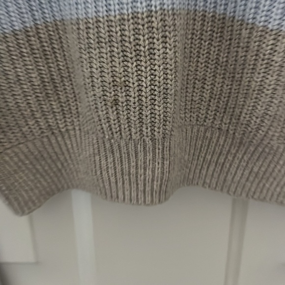 Hollister sz. XS crop sweater - Picture 3 of 4